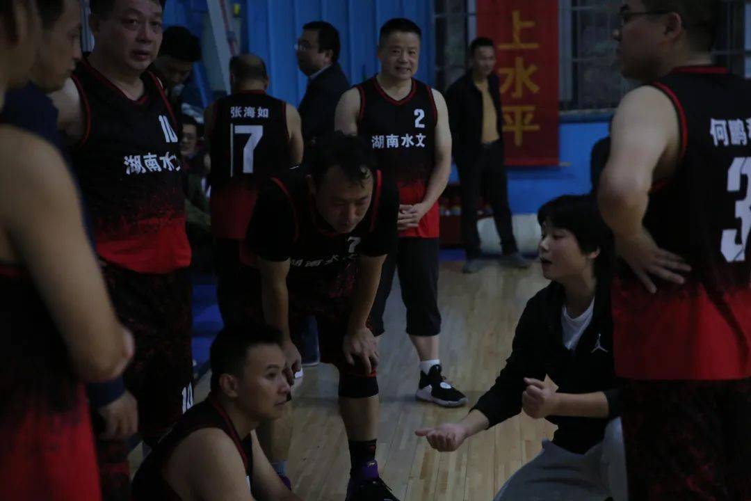 身临其境：篮球直播带你感受激情，免费高清下载尽享精彩比赛